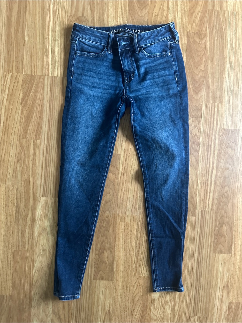 American Eagle Outfitters Medium Blue Women's Skinny Jeans size 2 SHORT